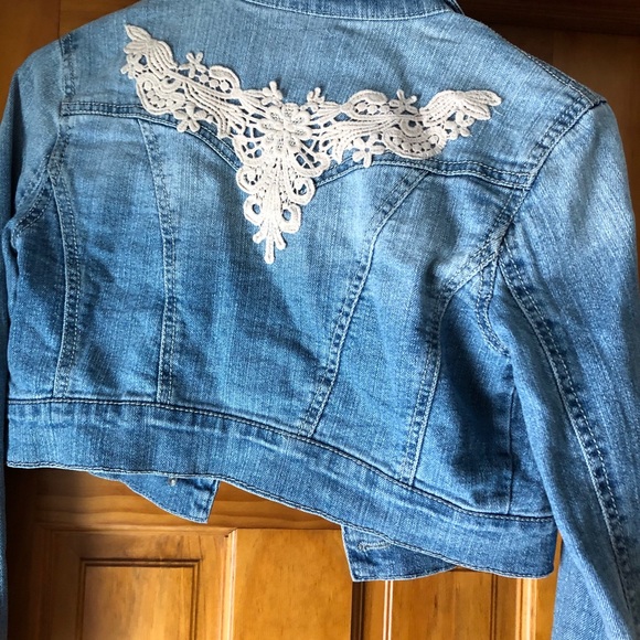 Jean jacket - Picture 2 of 6